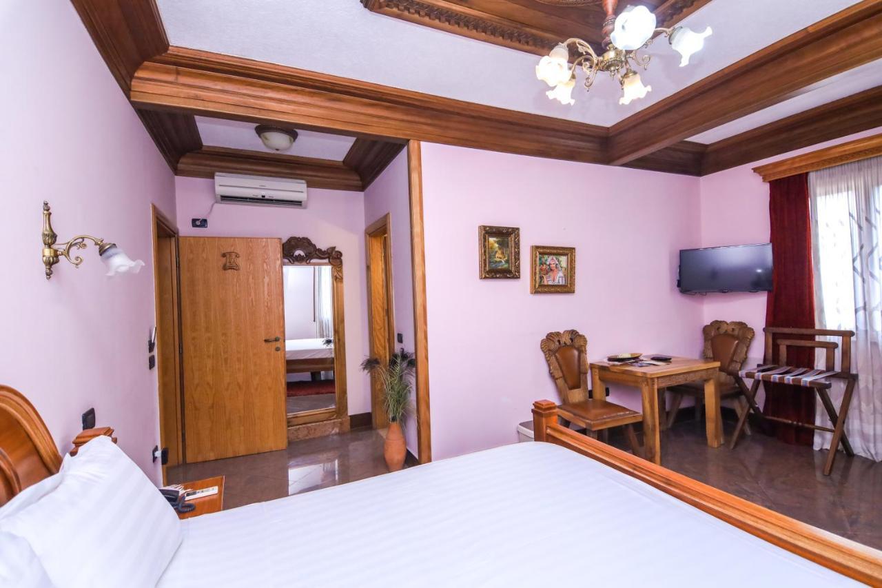 Brilant Antik Center Hotel تيرانا المظهر الخارجي الصورة