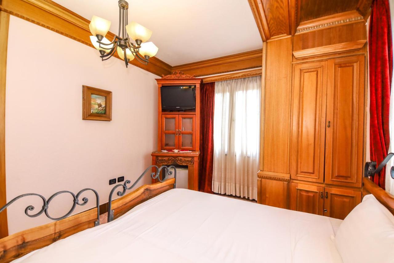 Brilant Antik Center Hotel تيرانا المظهر الخارجي الصورة