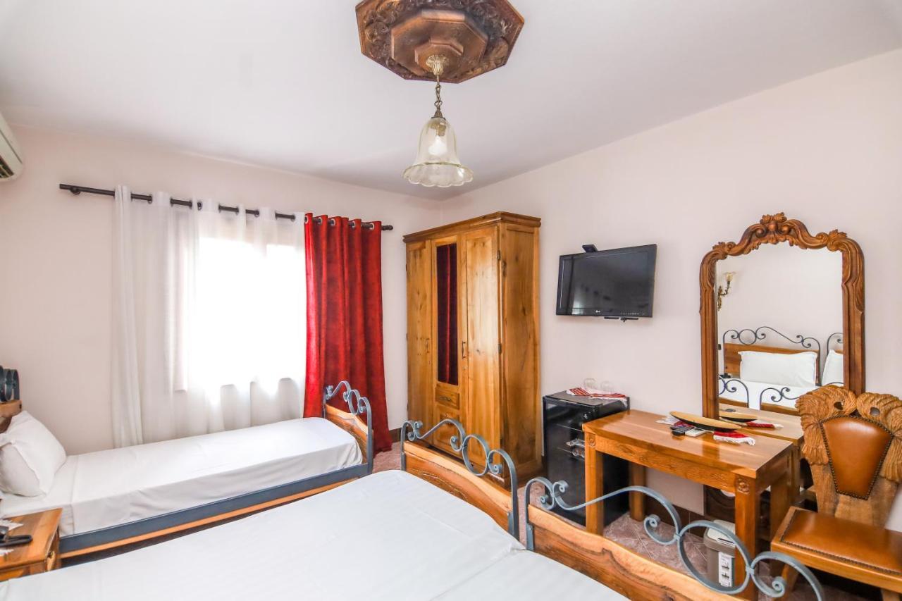Brilant Antik Center Hotel تيرانا المظهر الخارجي الصورة